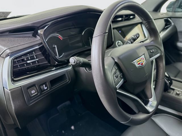 New 2025 Cadillac XT6 Luxury AWD/4WD image 6