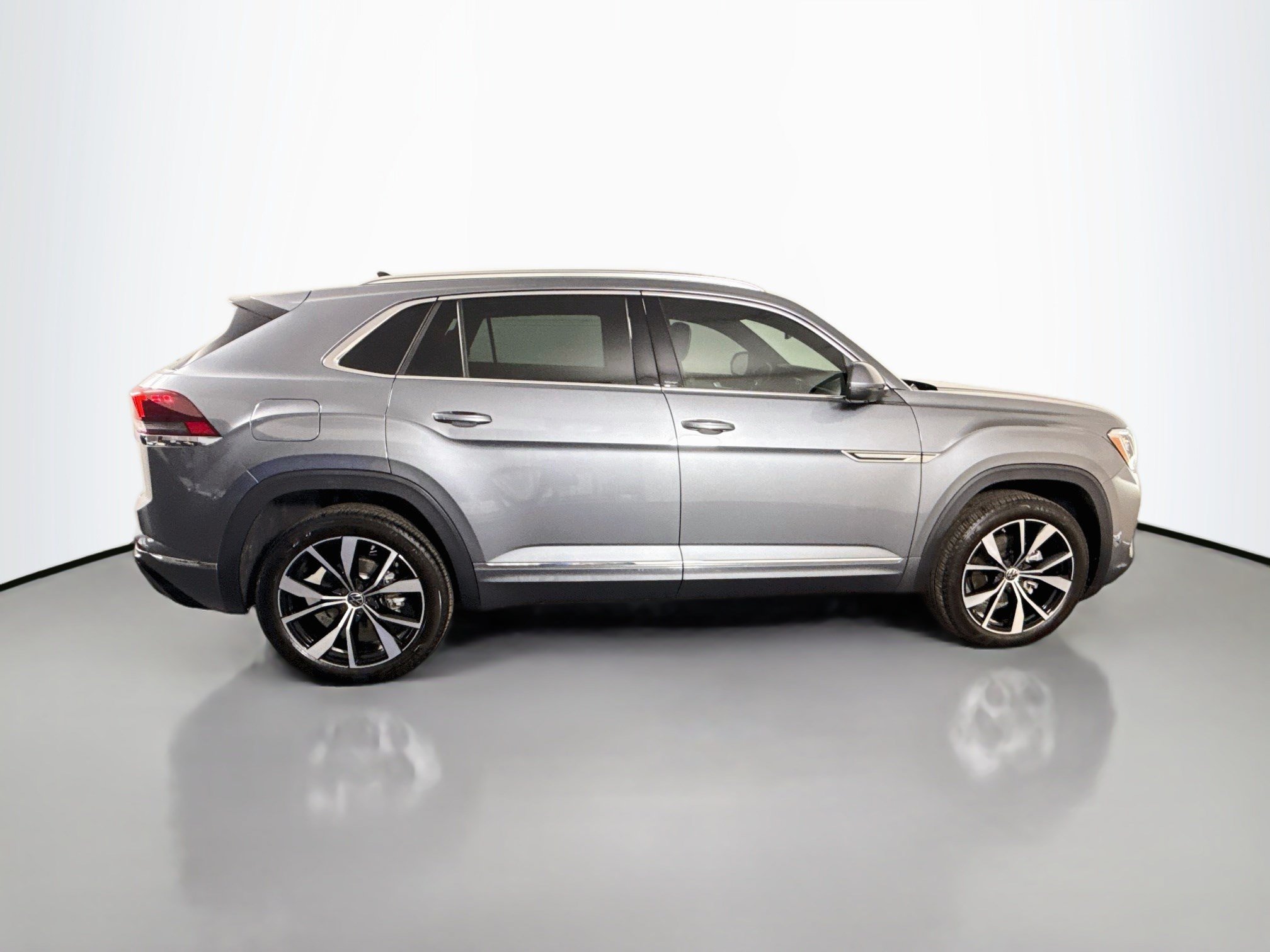 Used 2025 Volkswagen Atlas Cross Sport SEL Premium R-Line AWD/4WD image 11