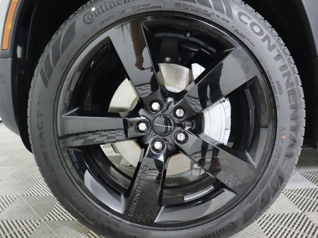 New 2026 Land Rover Defender 110 S image 30