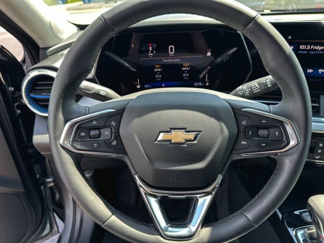 Used 2025 Chevrolet Trax LT w/ Driver Confidence Package FWD image 16