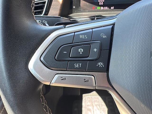 Certified 2025 Volkswagen Atlas SE image 18