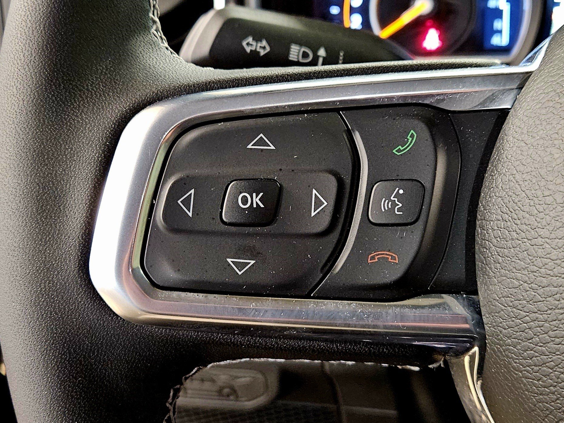 Used 2025 Jeep Wrangler Unlimited Sahara AWD/4WD image 24