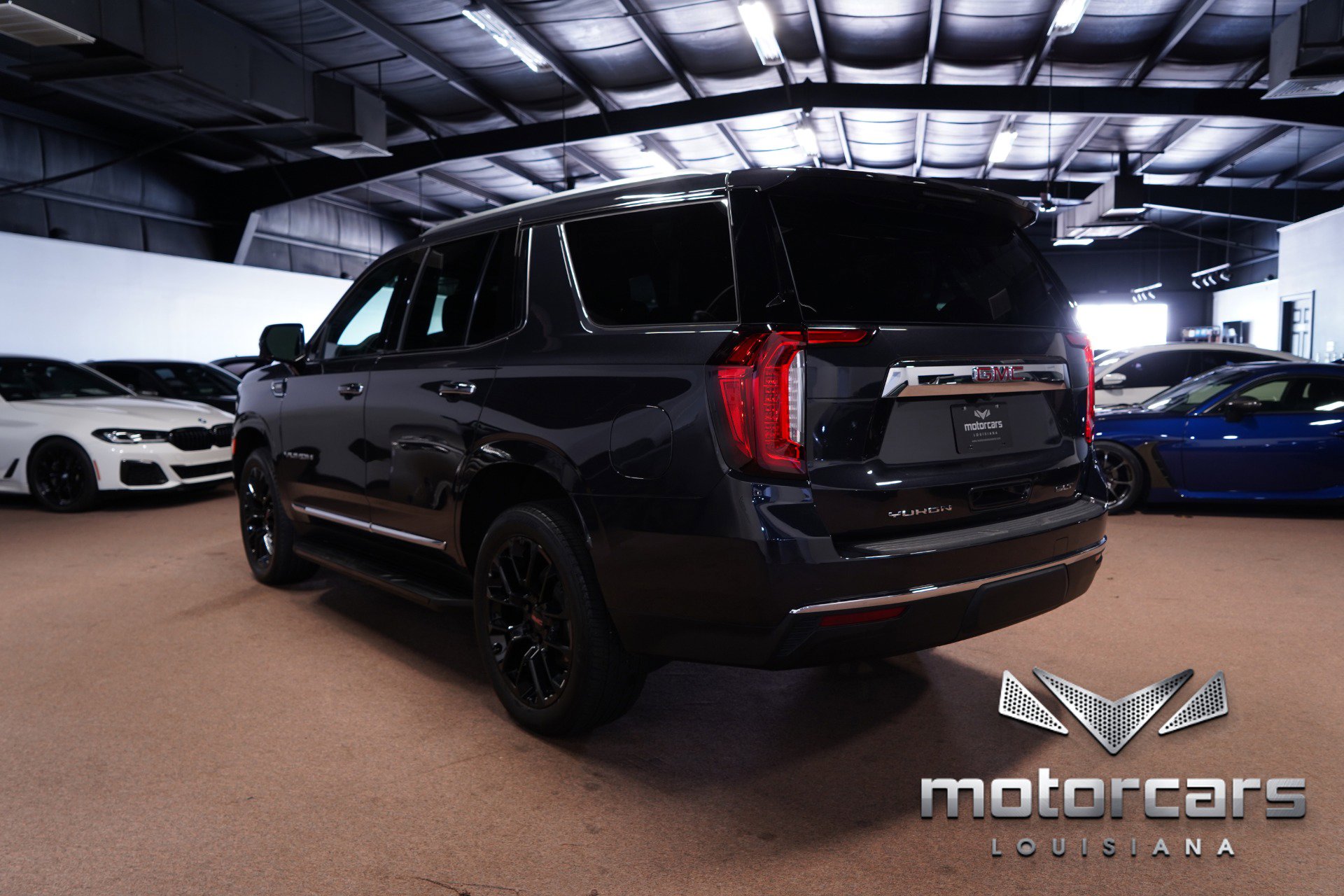 Used 2023 GMC Yukon SLT w/ SLT Premium Package image 5