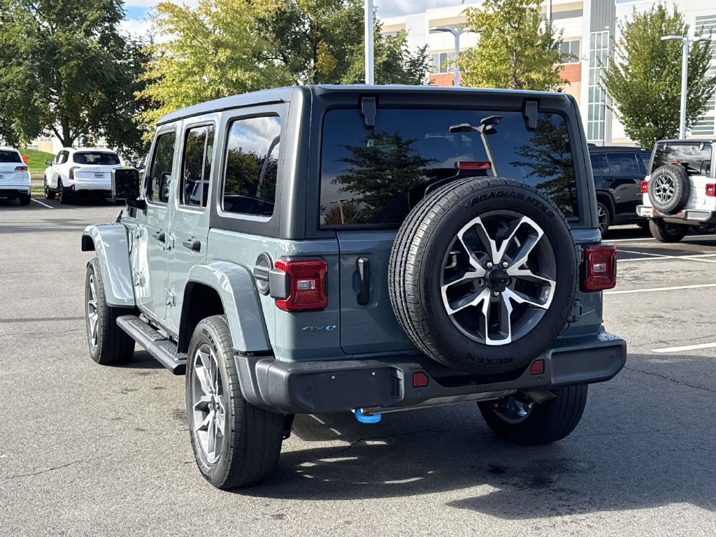 Used 2024 Jeep Wrangler Unlimited AWD/4WD image 5