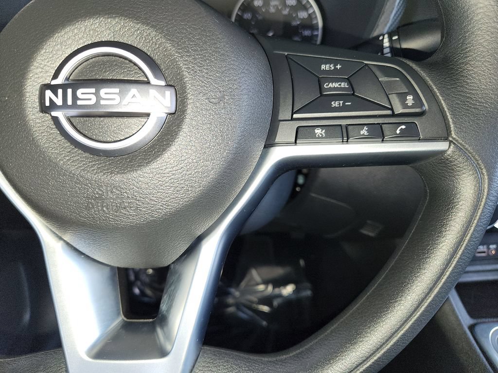 Used 2025 Nissan Sentra SV FWD image 24