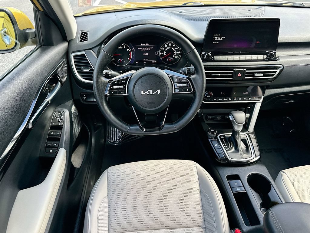 Used 2023 Kia Seltos SX w/ SX Sunroof Package AWD/4WD image 24