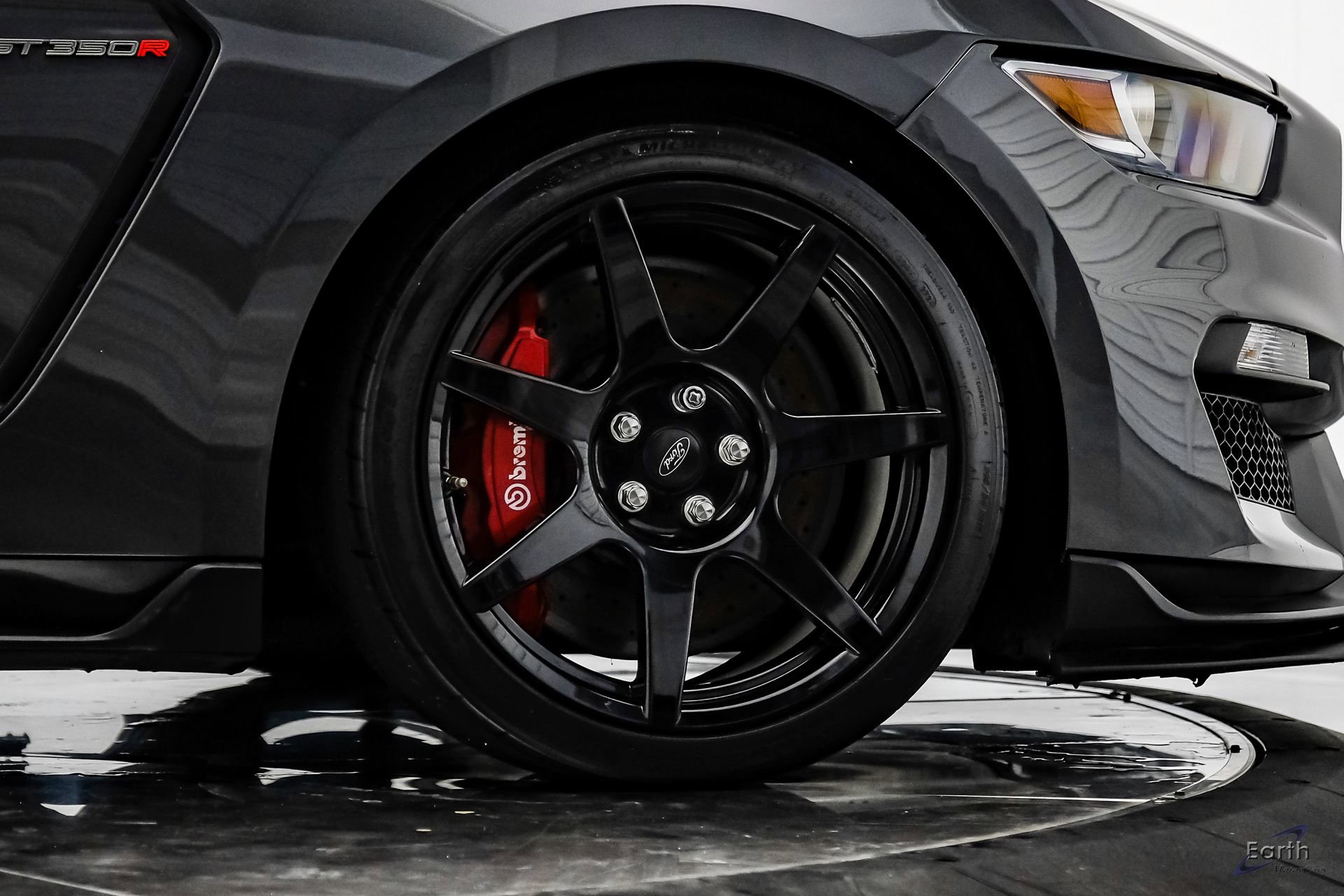 Used 2016 Ford Mustang Shelby GT350R w/ GT350R Equipment Group 920A RWD image 89