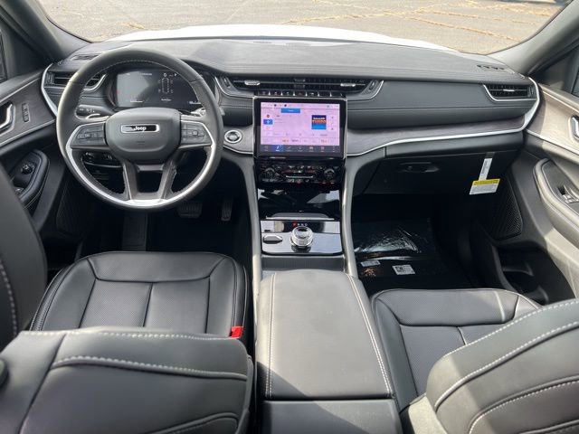 New 2025 Jeep Grand Cherokee L Limited w/ Luxury Tech Group II image 18