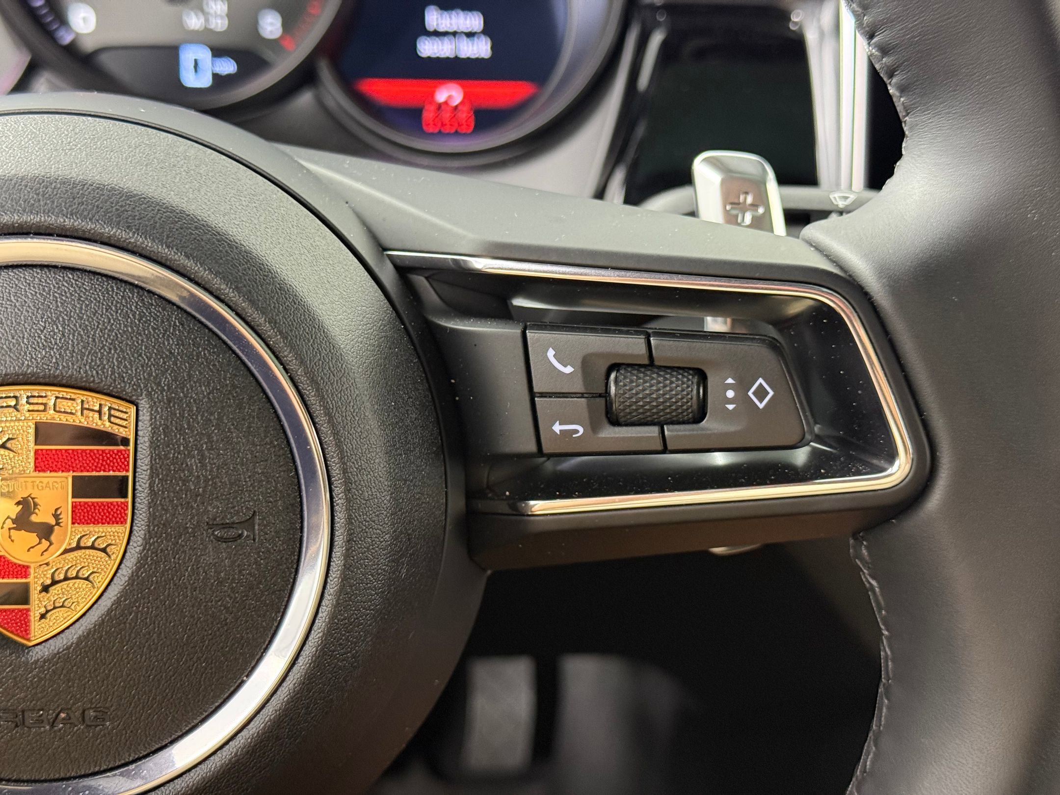 New 2025 Porsche Macan image 21