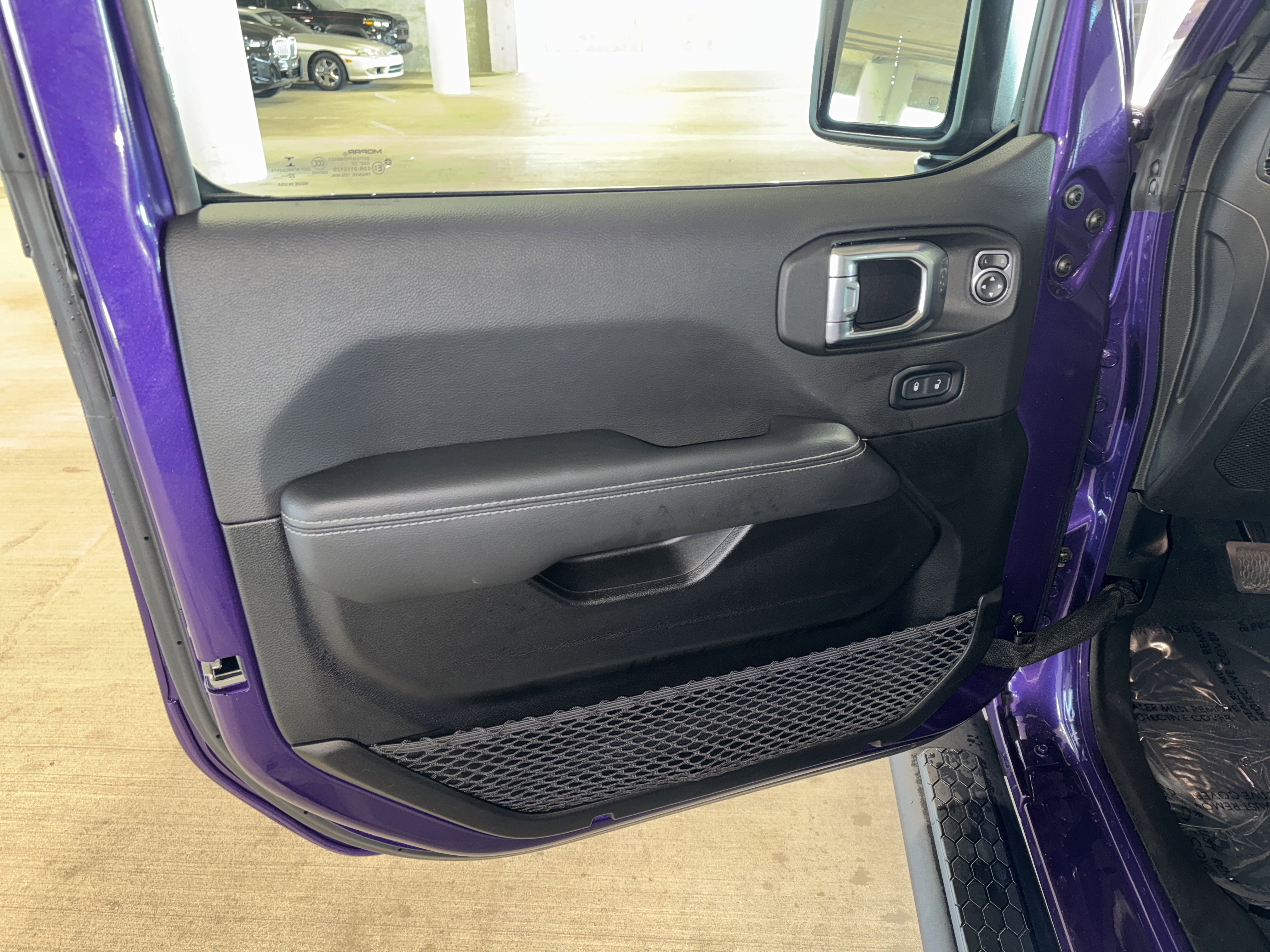 Used 2023 Jeep Wrangler Sahara image 17