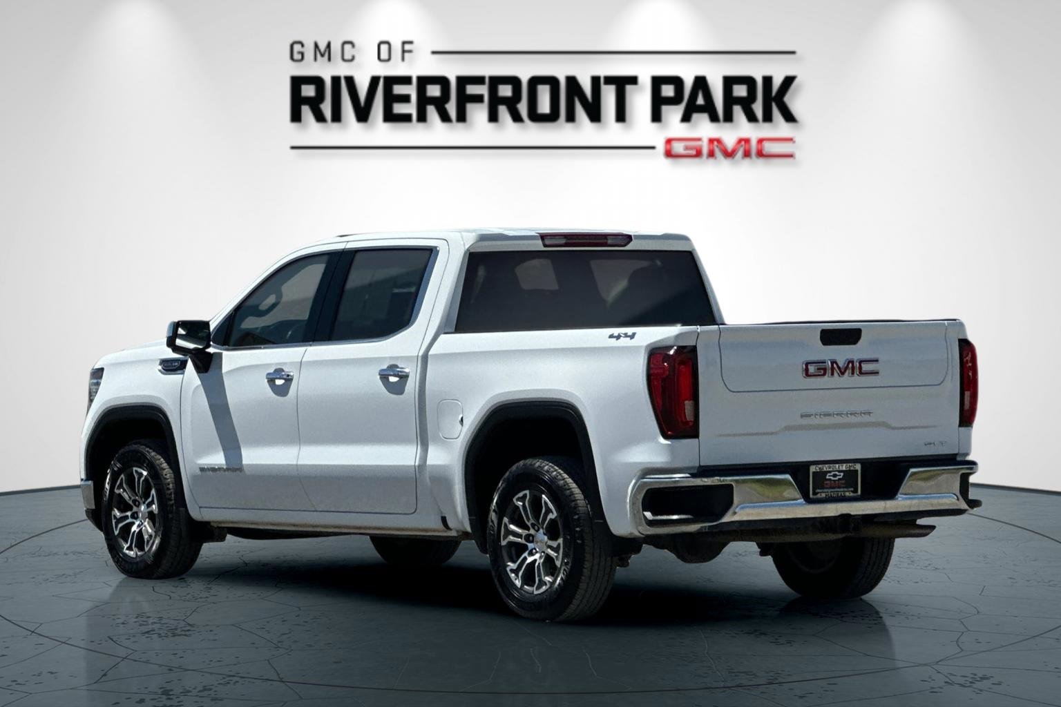 Used 2024 GMC Sierra 1500 SLT image 5