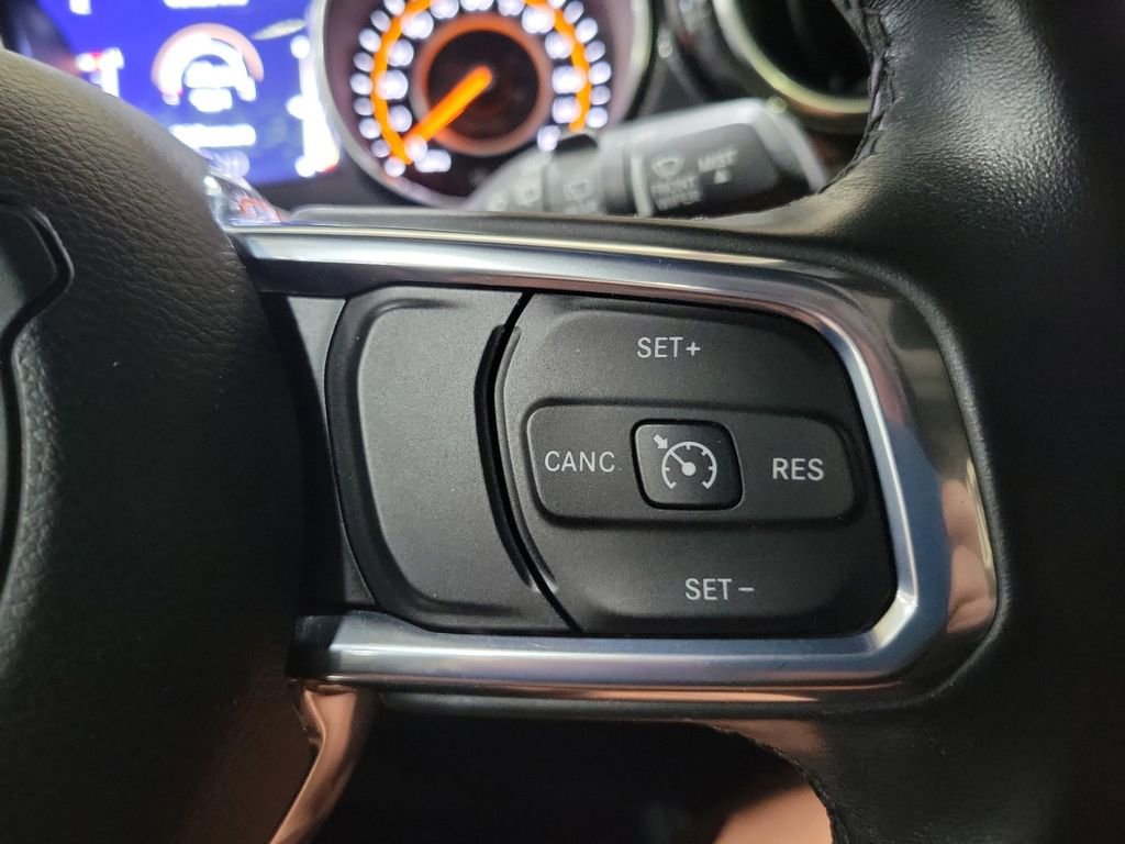 Used 2020 Jeep Wrangler Unlimited Sahara image 16