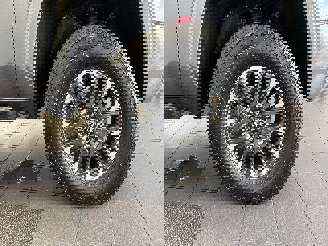 Used 2025 Toyota Tundra Limited image 54