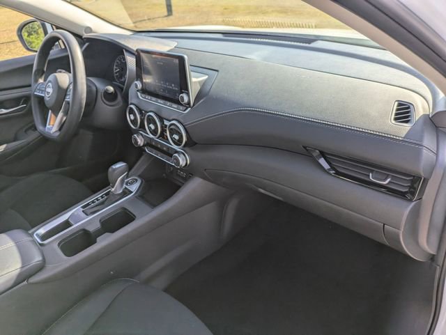 Used 2025 Nissan Sentra SV FWD image 35