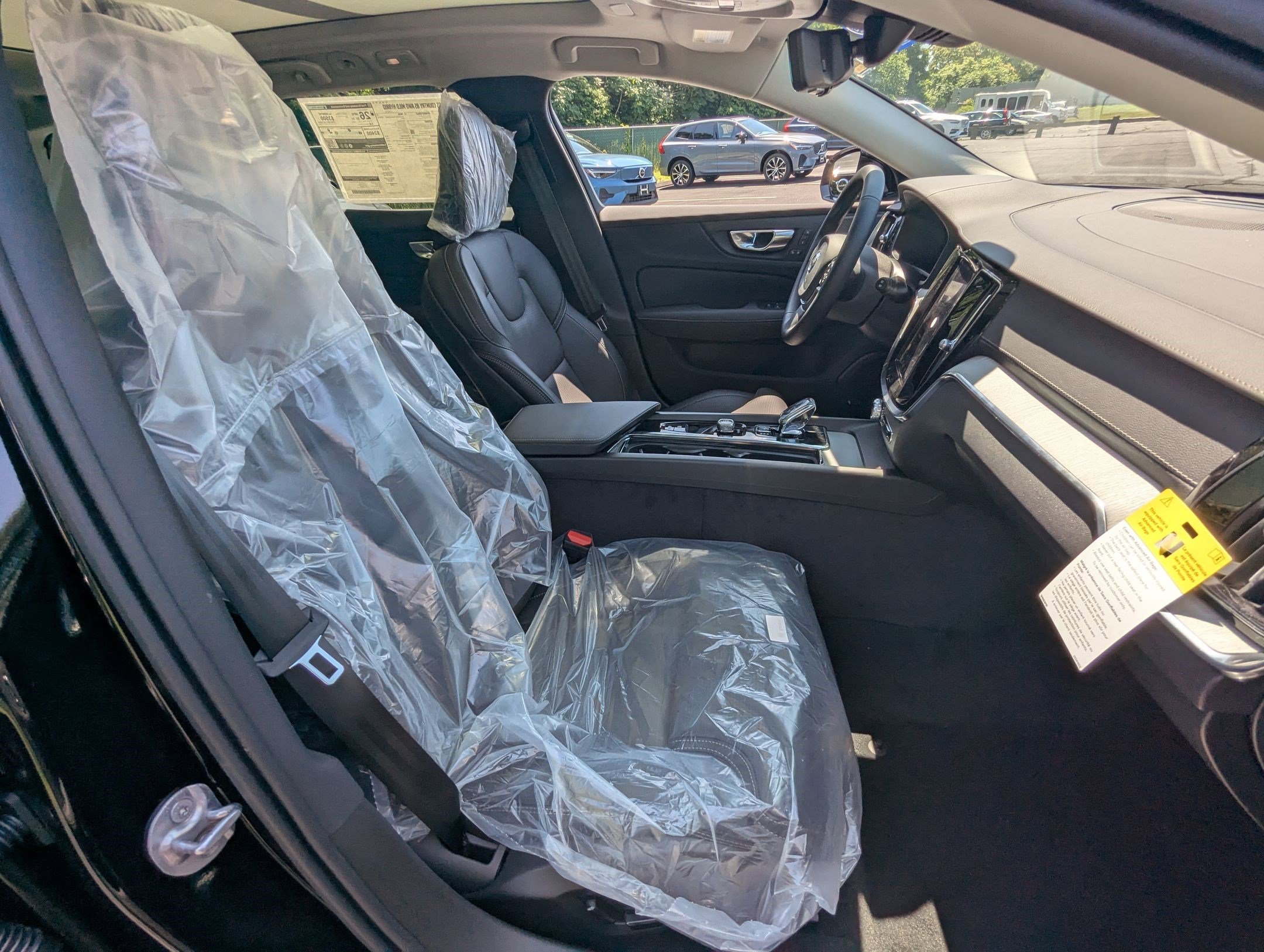 New 2026 Volvo V60 B5 Cross Country Ultra w/ Protection Package Premier image 22