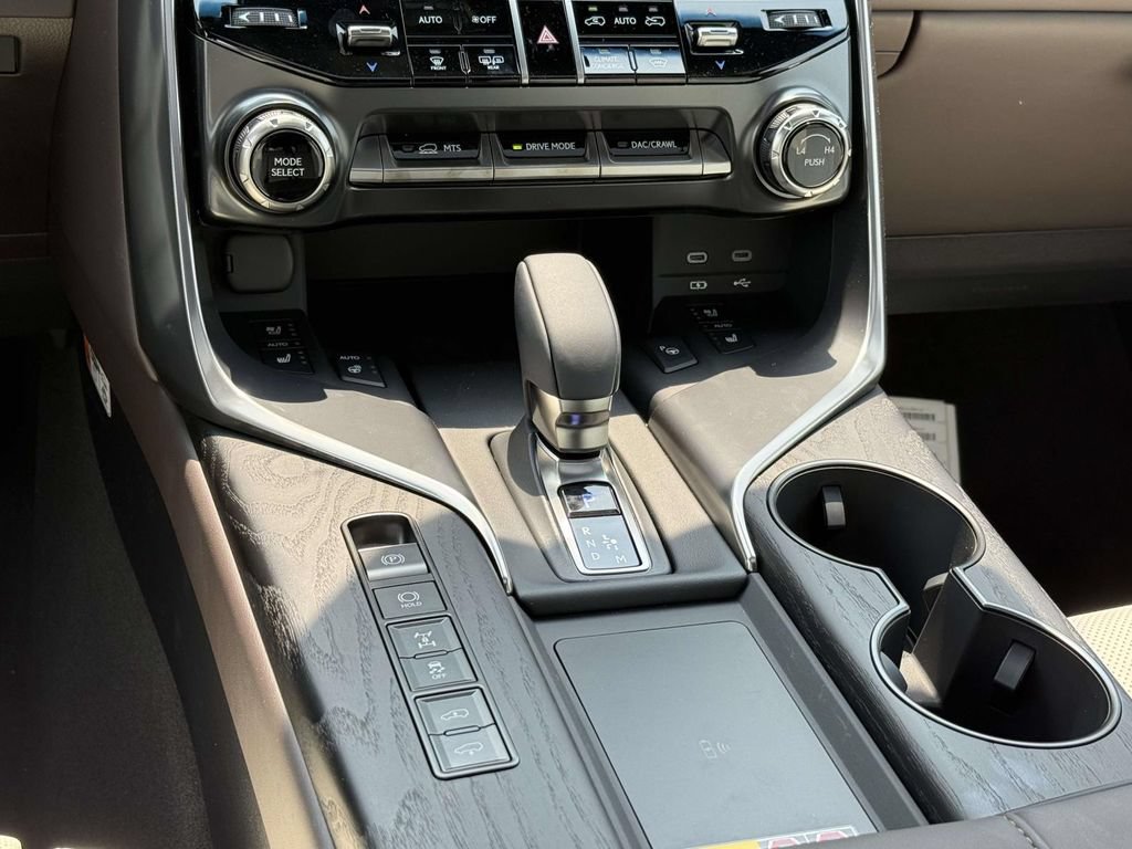New 2026 Lexus LX 700h Luxury AWD/4WD image 15