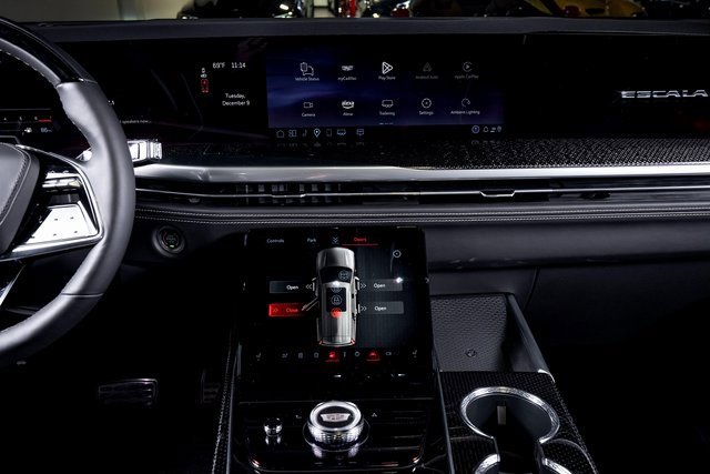 Used 2025 Cadillac Escalade V image 31