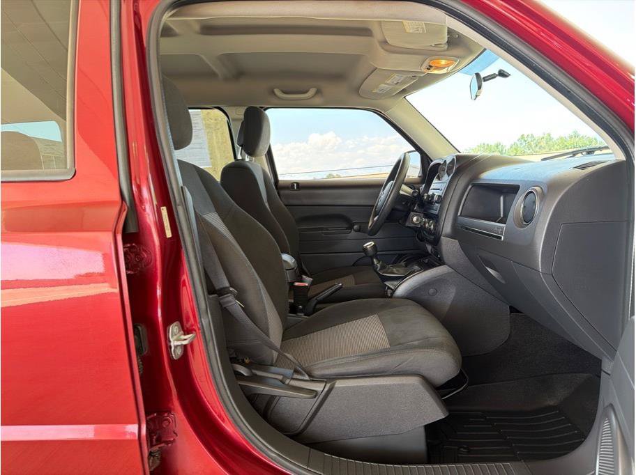 Used 2014 Jeep Patriot Sport FWD image 14