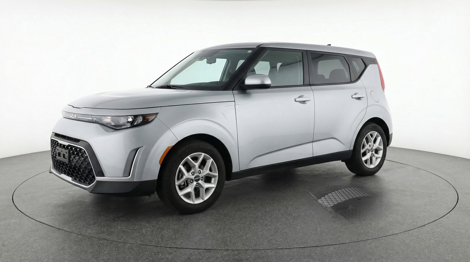 Used 2025 Kia Soul LX w/ LX Technology Package image 3