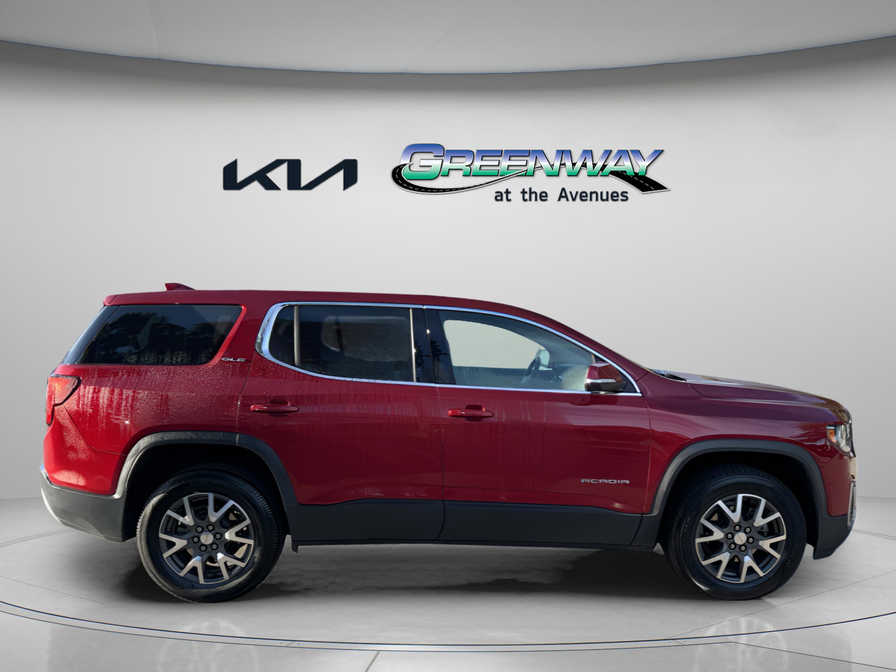 Used 2023 GMC Acadia SLE image 5