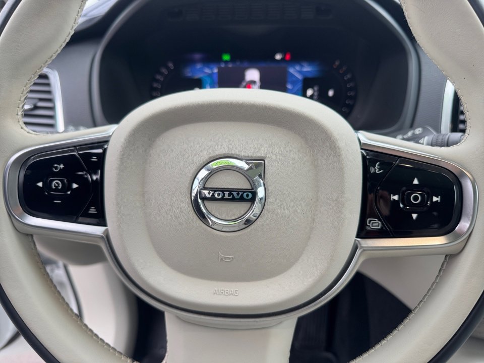 Certified 2023 Volvo XC90 B5 Plus w/ Protection Package Premier image 37