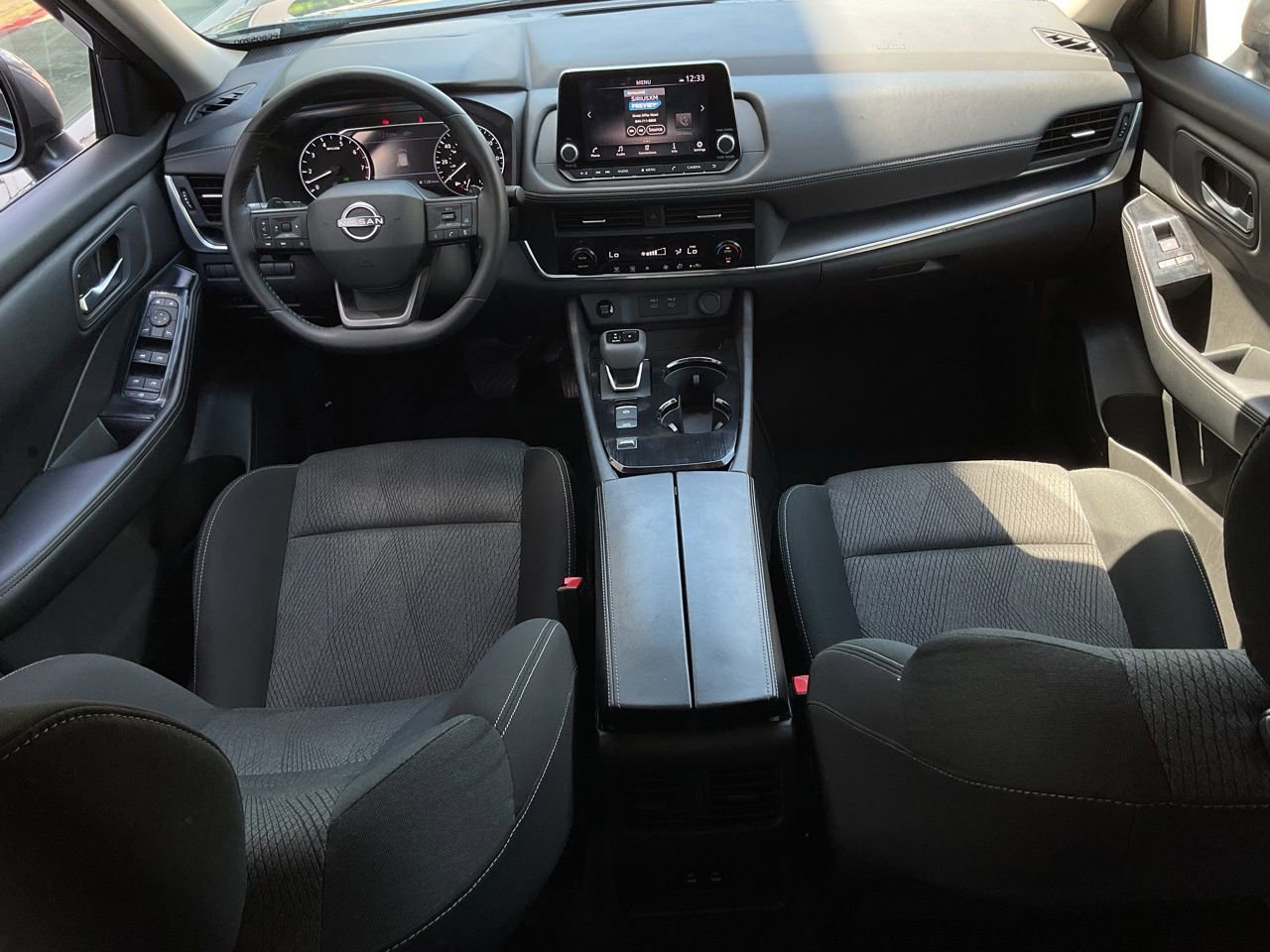 Used 2025 Nissan Rogue SV image 22