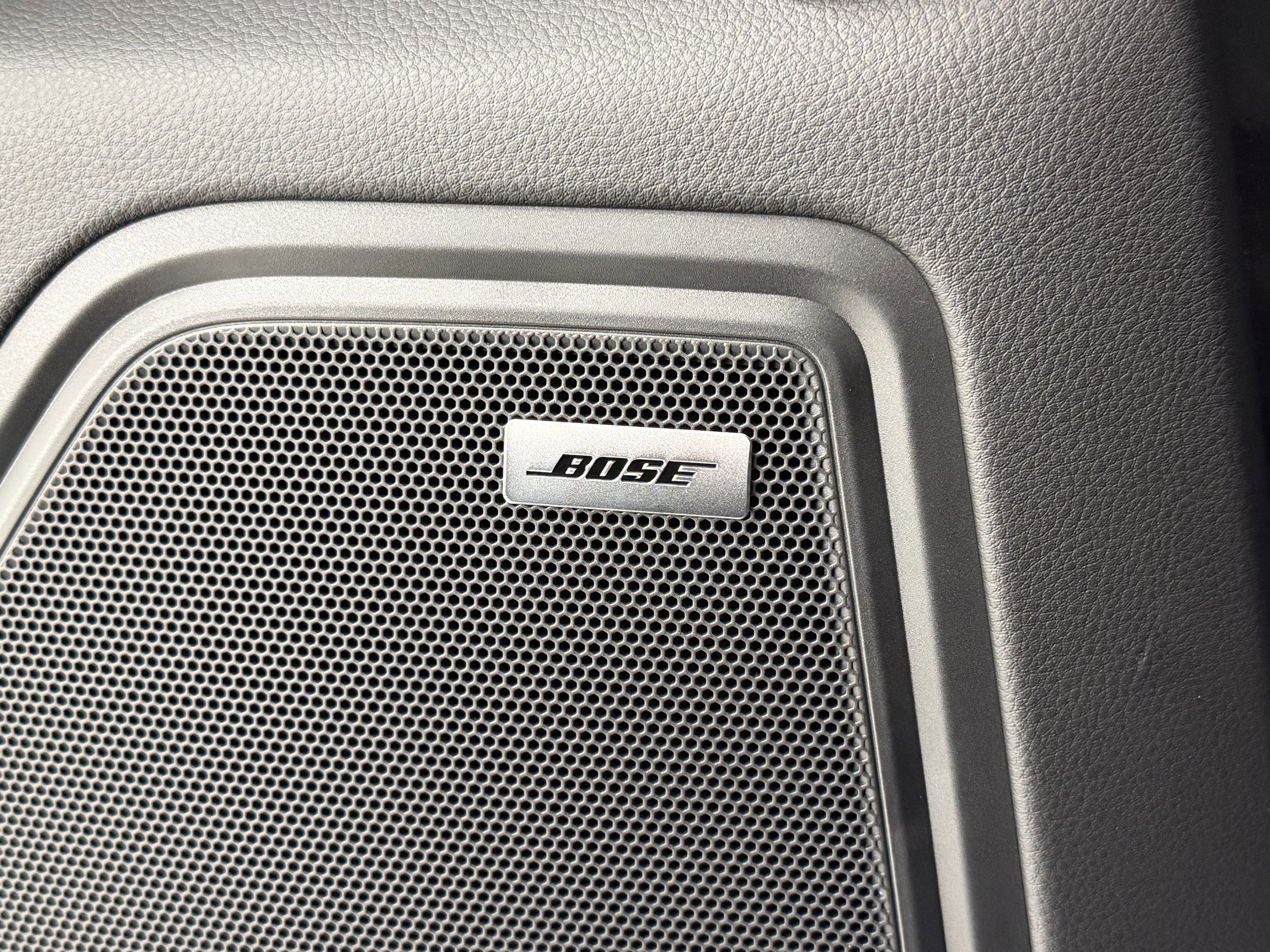 New 2026 Porsche Macan image 30