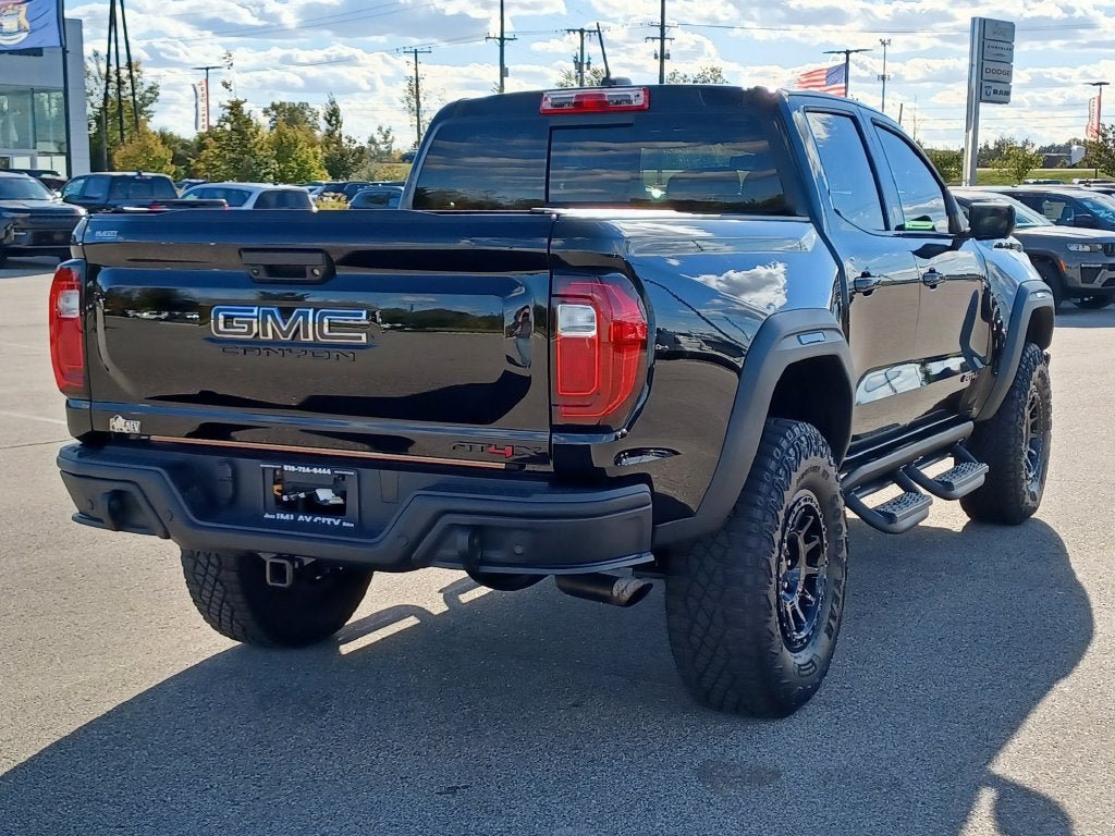 Used 2024 GMC Canyon AT4X w/ AT4X AEV Edition AWD/4WD image 4