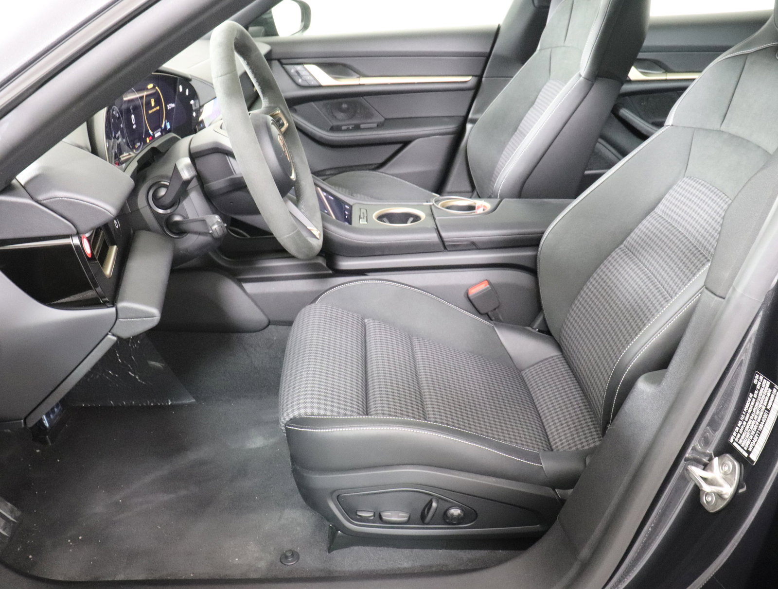 Used 2025 Porsche Taycan 4S image 5