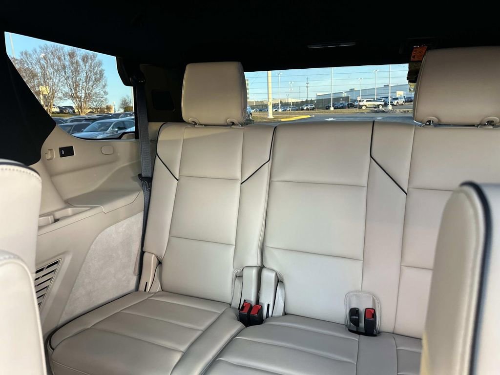 Used 2022 Cadillac Escalade Premium Luxury image 27