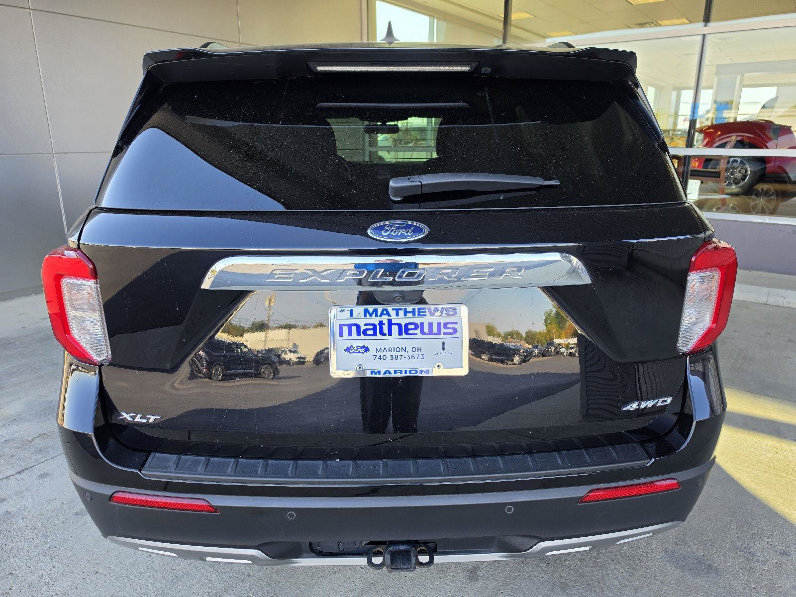 Used 2024 Ford Explorer XLT w/ Equipment Group 202A AWD/4WD image 3