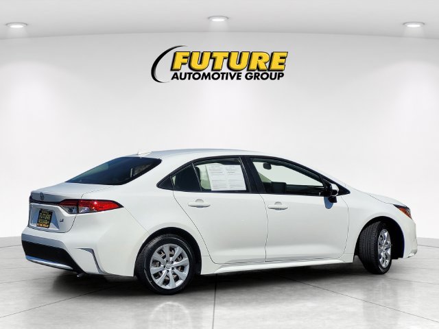 Used 2022 Toyota Corolla LE FWD image 4