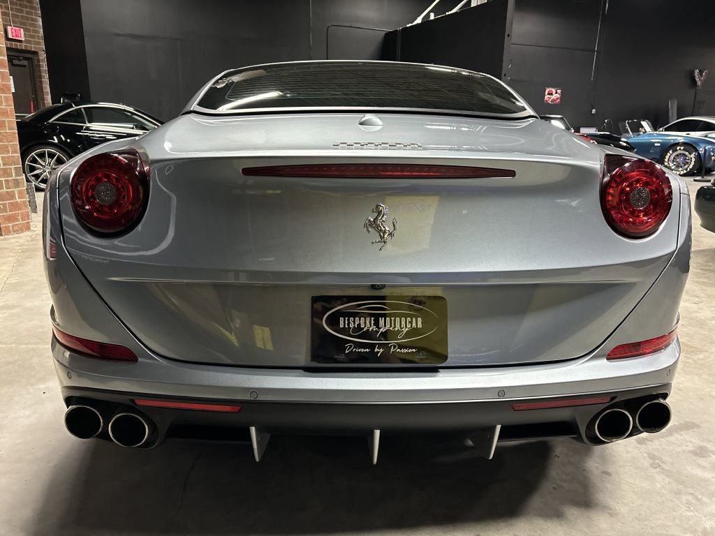 Used 2015 Ferrari California T image 10