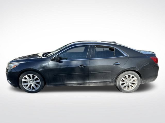 Used 2015 Chevrolet Malibu LT w/ Leather Package FWD image 2
