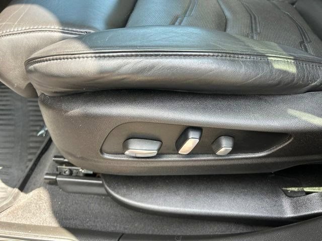Used 2017 Cadillac XT5 Platinum AWD/4WD image 14