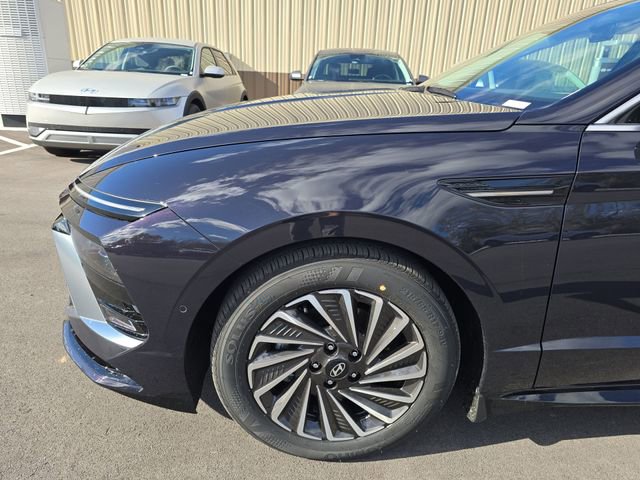 New 2025 Hyundai Sonata Limited FWD image 10