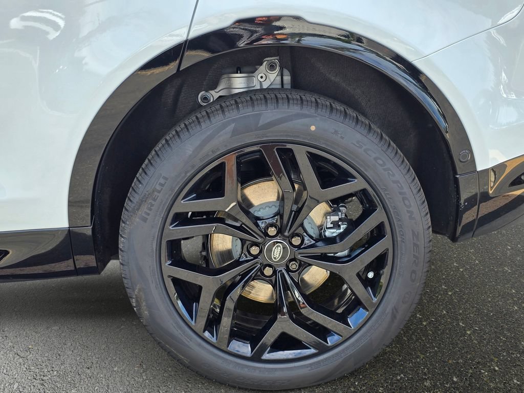 New 2026 Land Rover Discovery Sport Landmark AWD/4WD image 34
