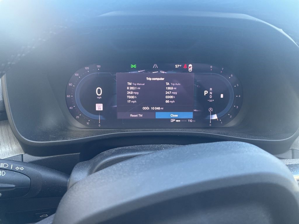 Used 2024 Volvo XC40 B5 Core image 8