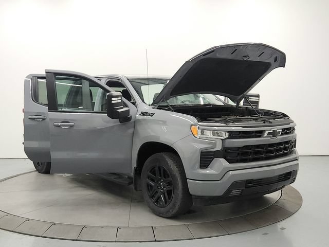Used 2024 Chevrolet Silverado 1500 RST w/ Z71 Off-Road Package AWD/4WD image 9