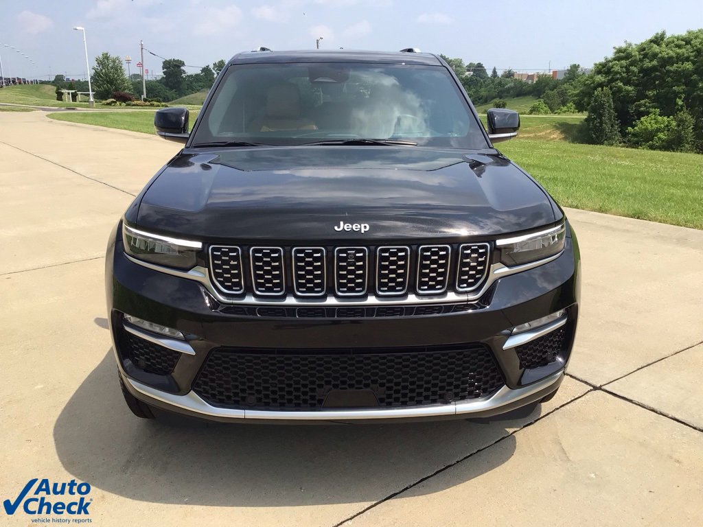 Used 2023 Jeep Grand Cherokee Summit w/ Advanced Protech Group IV image 2