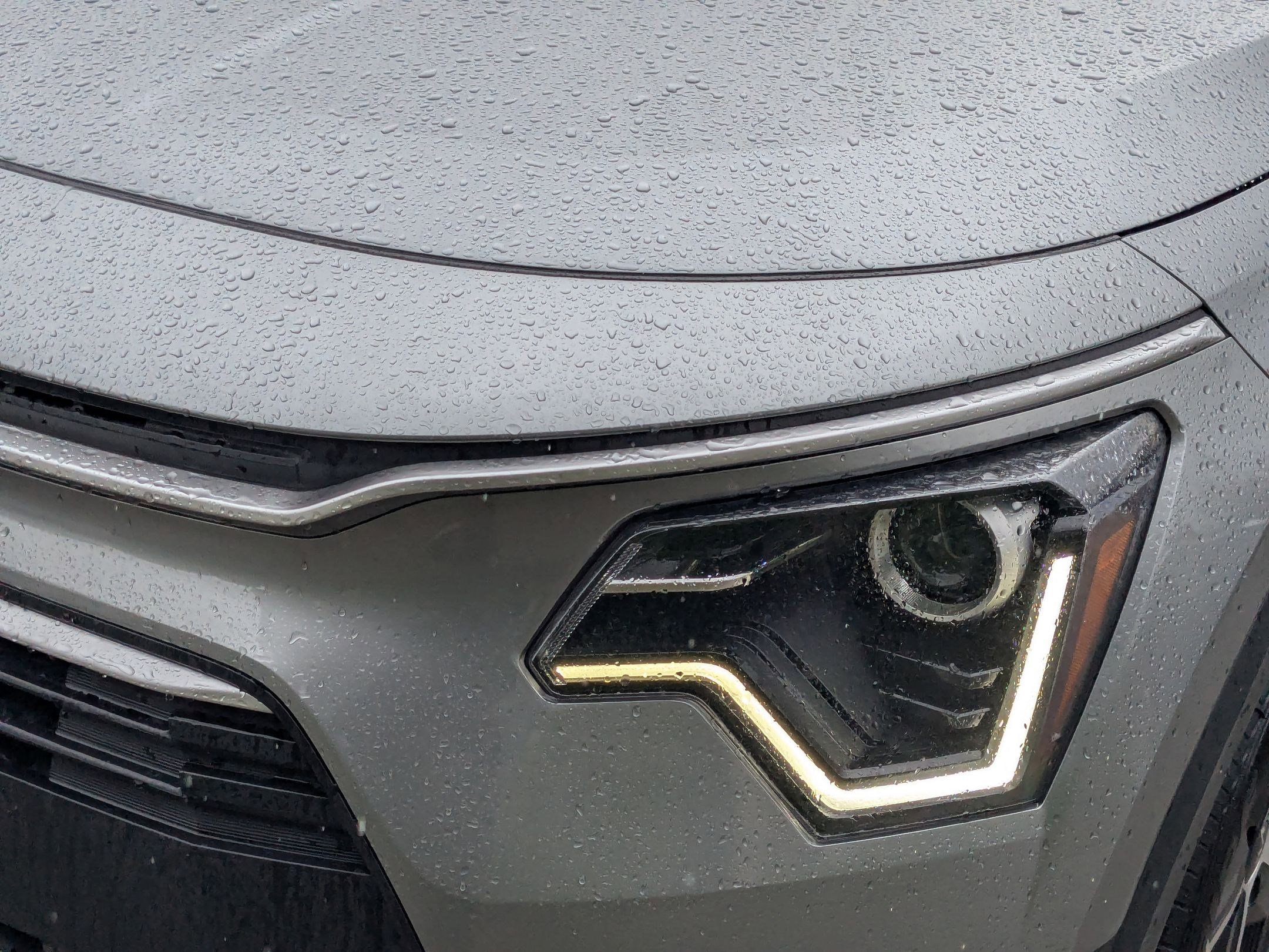 Used 2025 Kia Niro LX FWD image 12