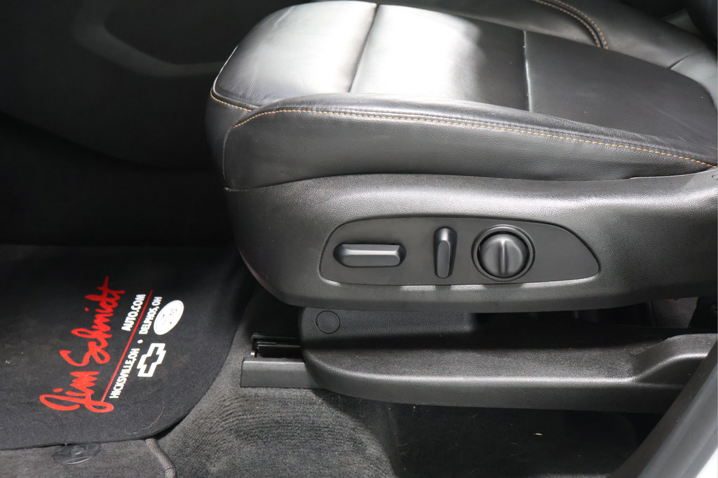Used 2021 Chevrolet Traverse LT FWD image 20