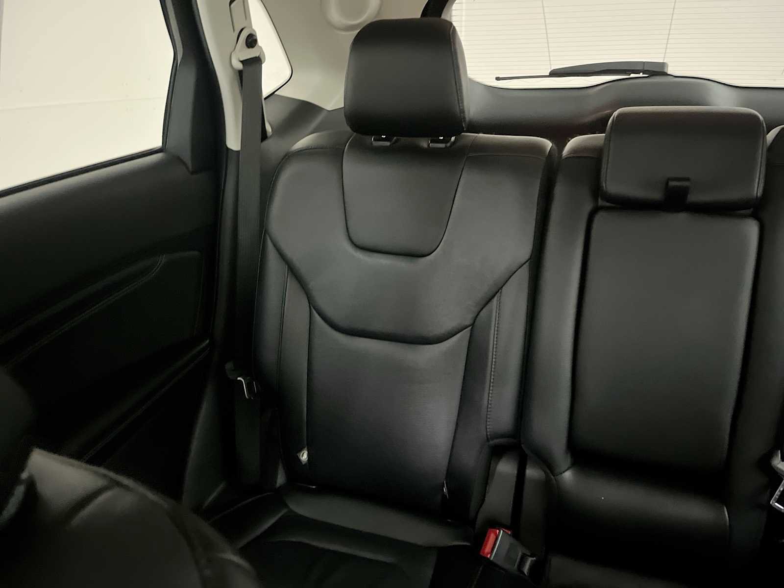 Used 2022 Ford Edge Titanium AWD/4WD image 12
