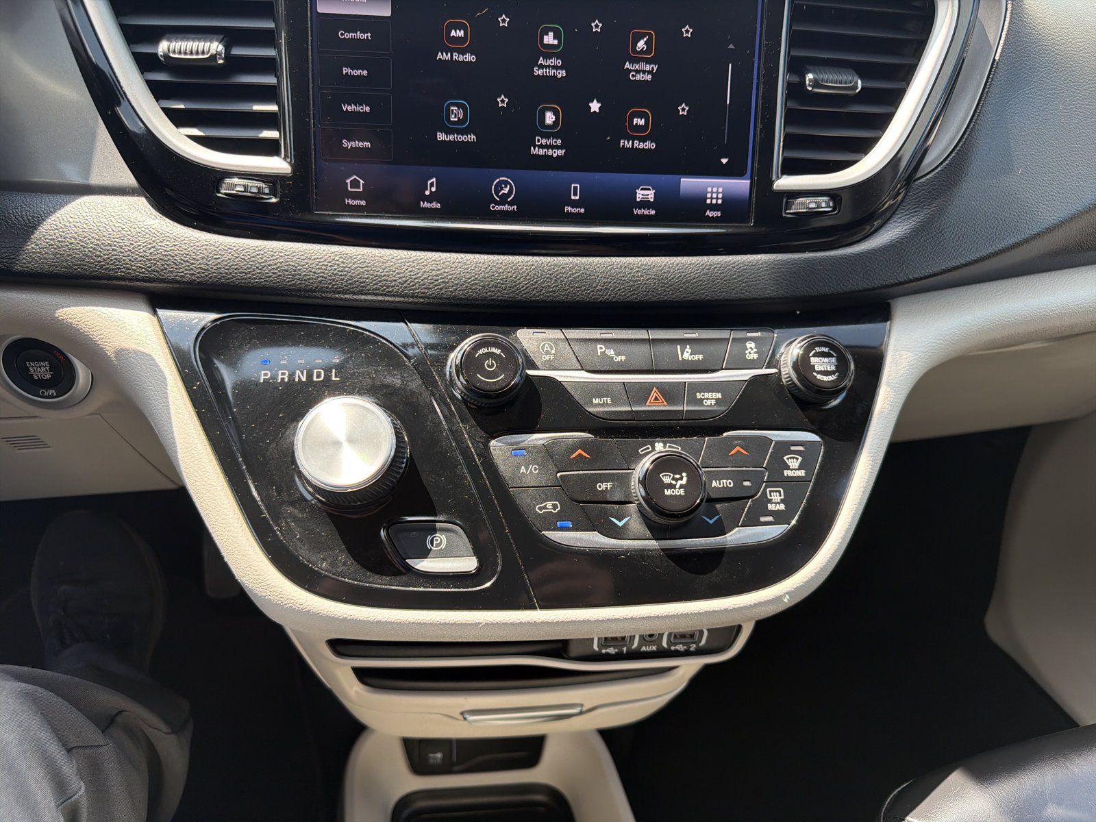 Used 2023 Chrysler Pacifica Touring-L FWD image 21