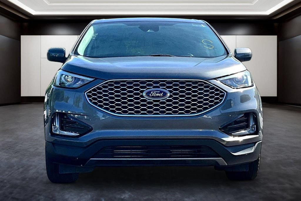 Used 2024 Ford Edge SEL w/ Convenience Package AWD/4WD image 2