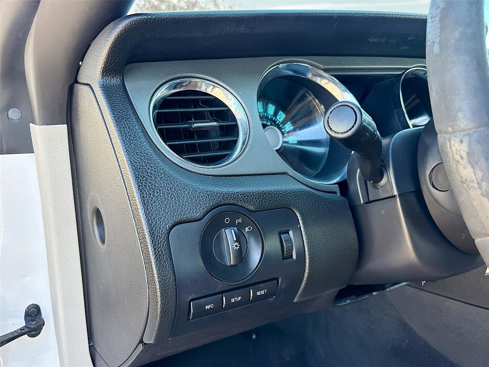 Used 2011 Ford Mustang Convertible w/ Security Pkg image 11