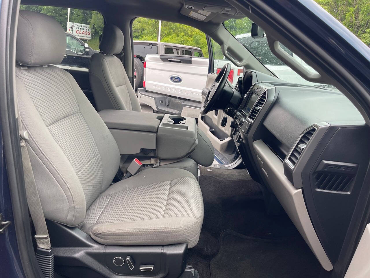 Used 2017 Ford F150 XLT w/ Equipment Group 302A Luxury AWD/4WD image 33