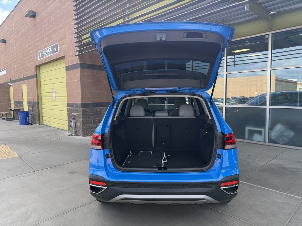 Used 2022 Volkswagen Taos SE w/ Panoramic Sunroof Package image 35