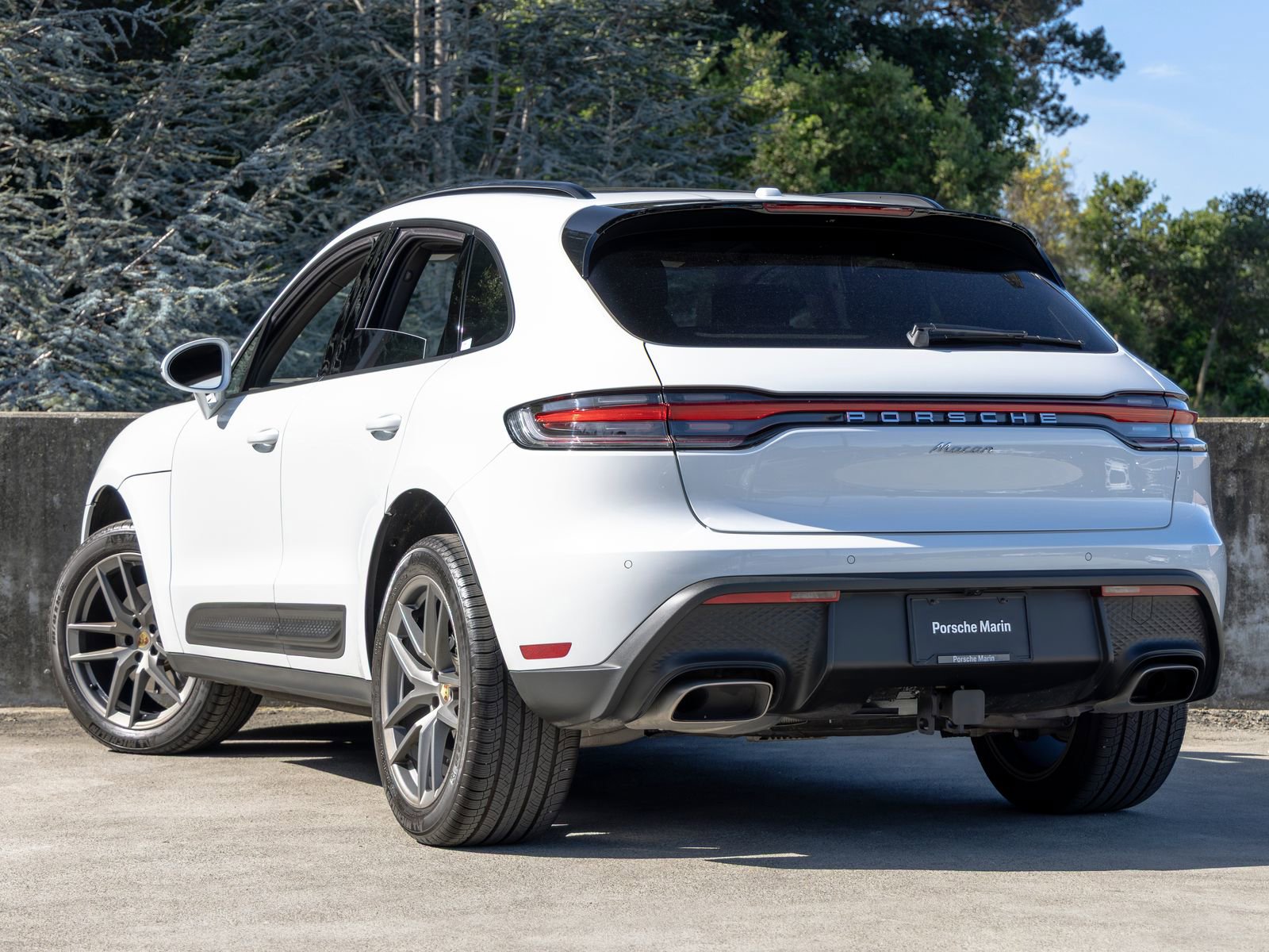 Certified 2026 Porsche Macan image 3