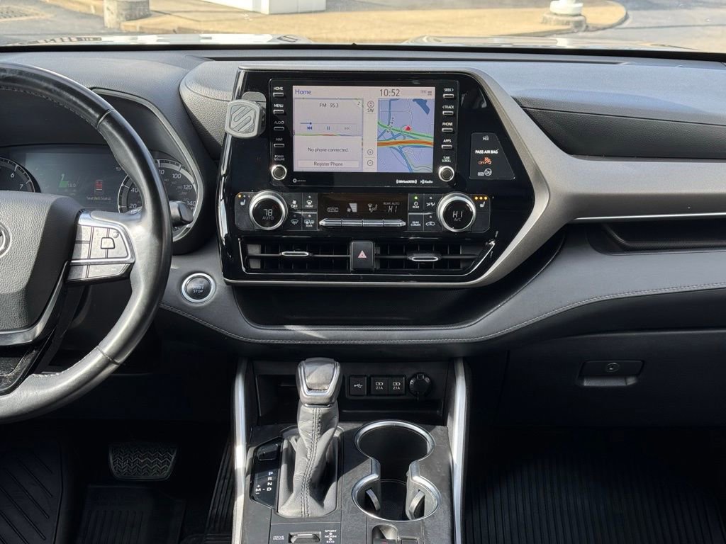 Used 2020 Toyota Highlander XLE image 20